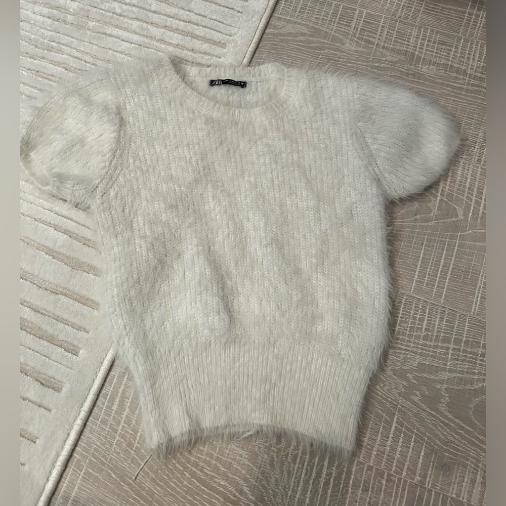 White Zara sweater shirt
